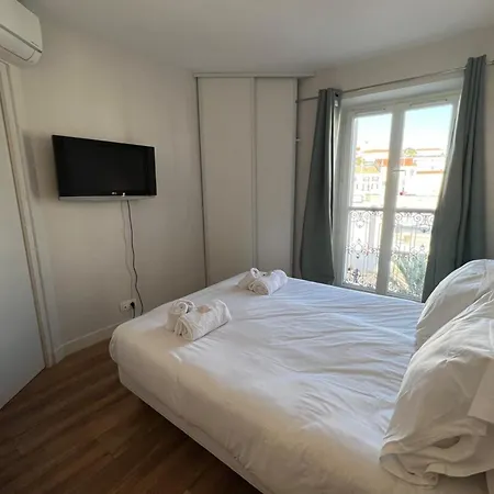Beautiful 3 Bedrooms In Apartment