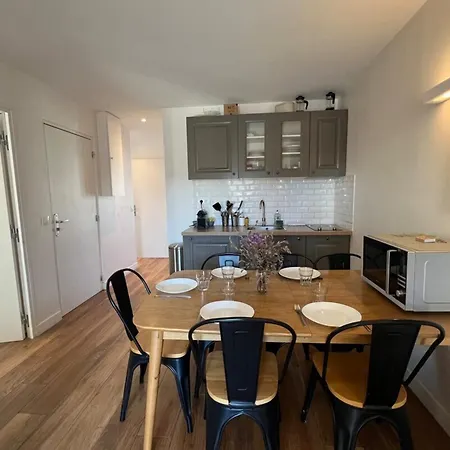 Beautiful 3 Bedrooms In *